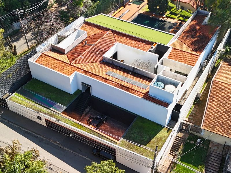 Imagem aérea de obra em construção