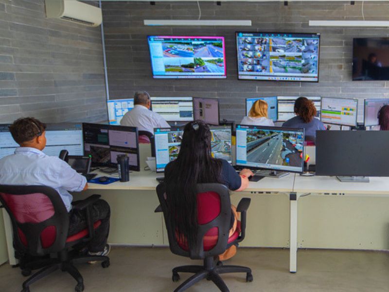 Imagem aérea de obra em construção